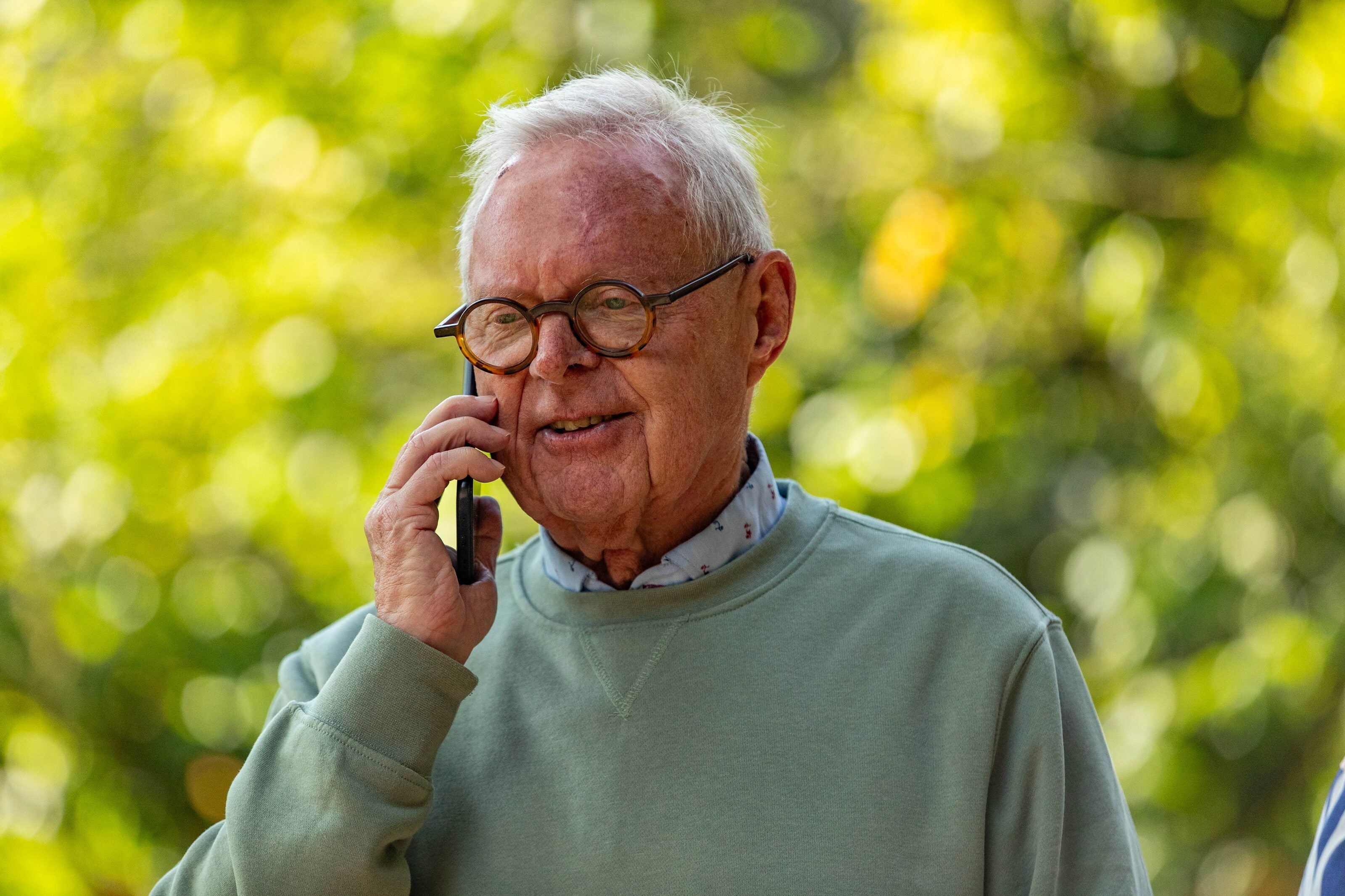 Videobellen voor ouderen: zo blijf je verbonden met familie