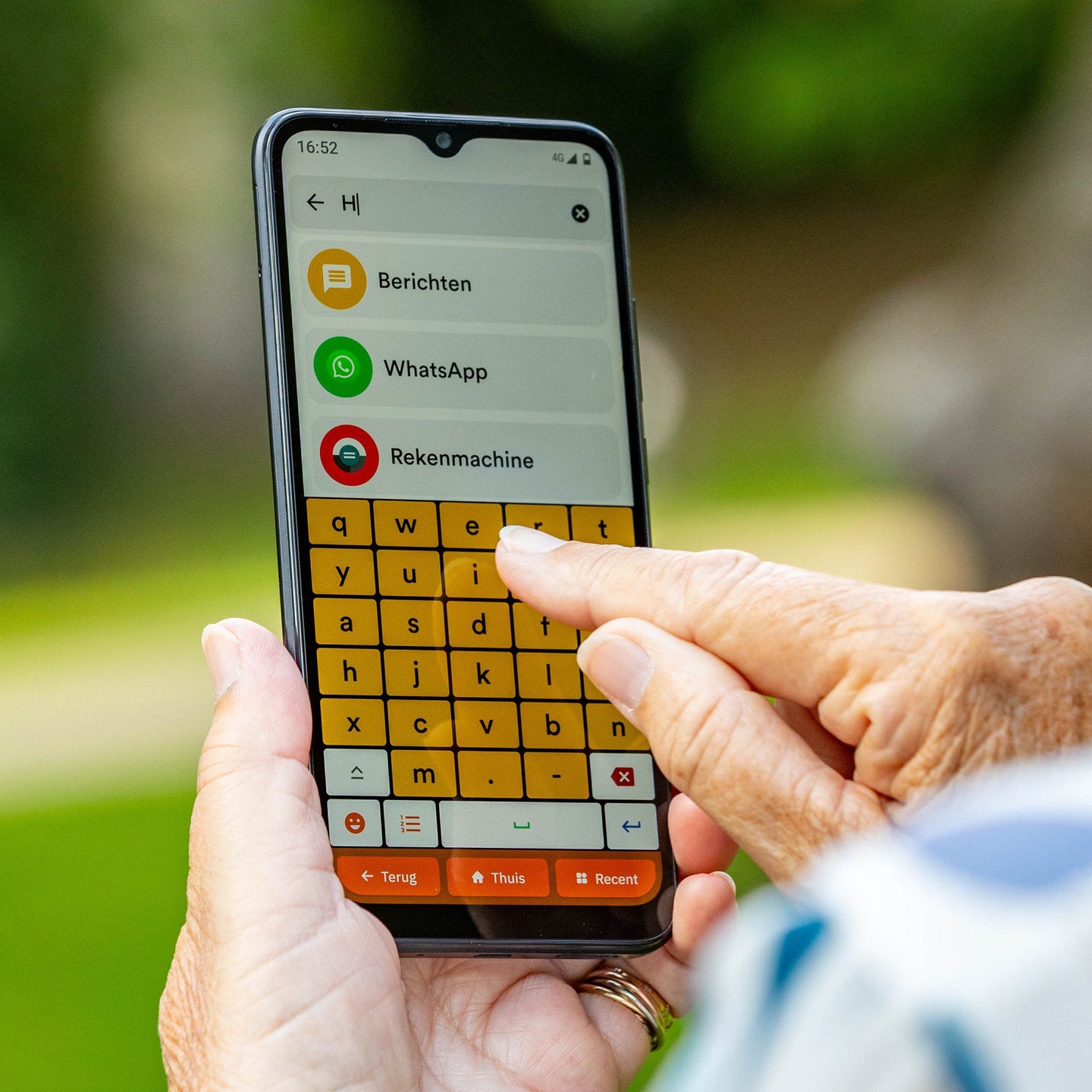 Groot toetsenbord Senifone S1: senioren smartphone bestellen